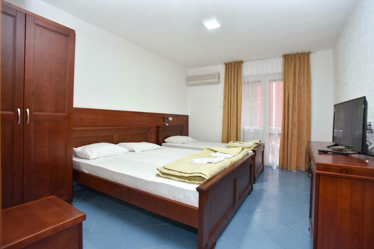 Hotel Galeb Čanj Exteriér fotografie