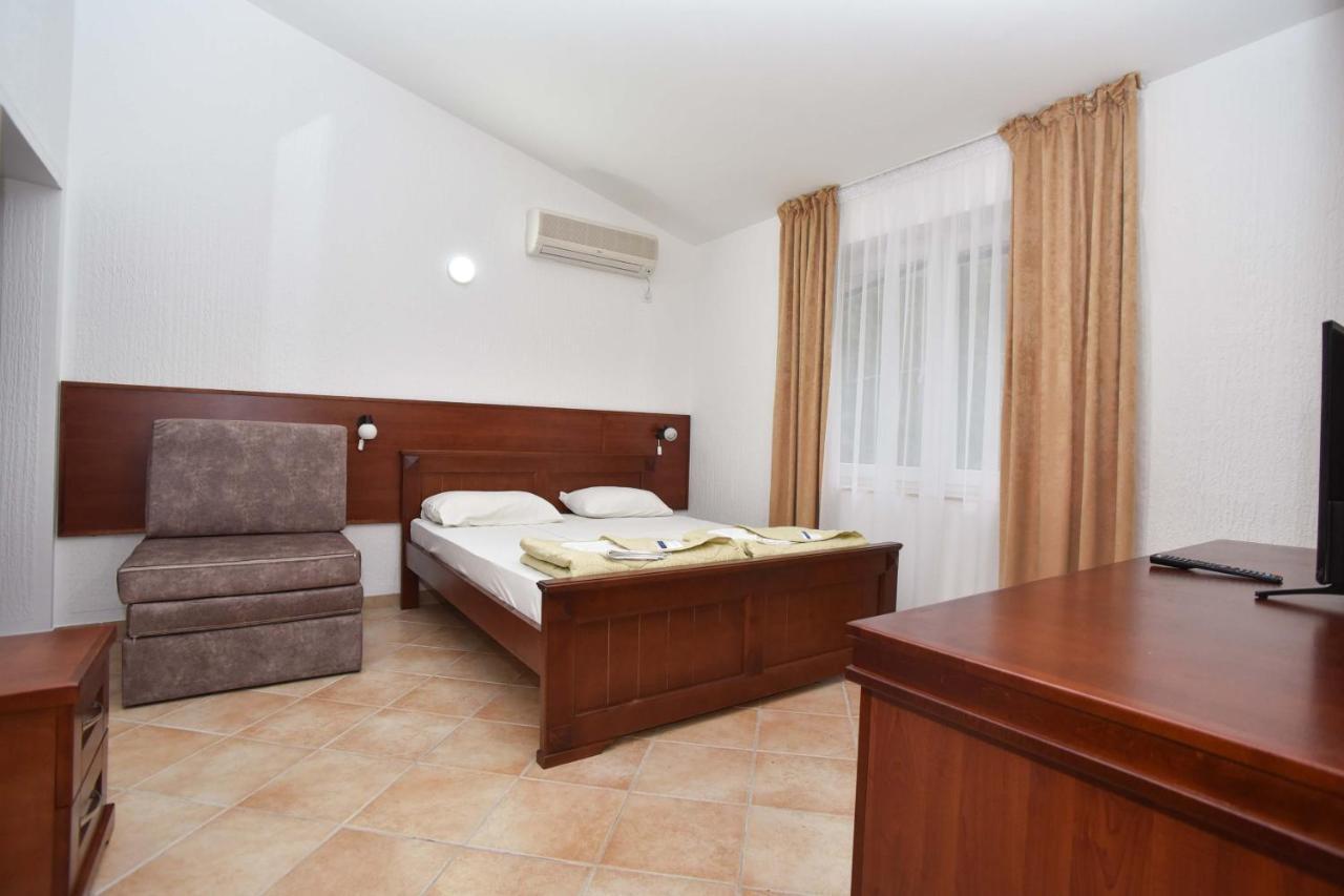 Hotel Galeb Čanj Exteriér fotografie